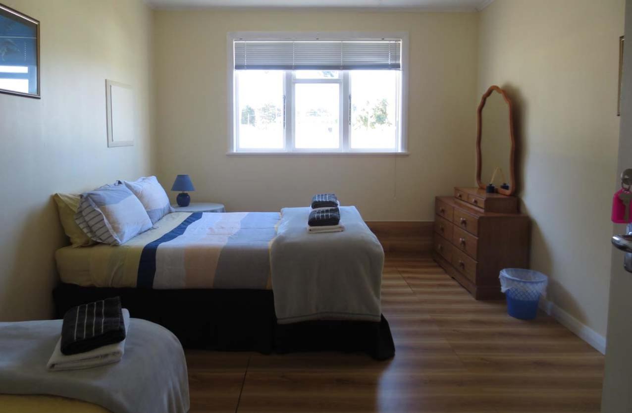 Empire Hotel Featherston Экстерьер фото
